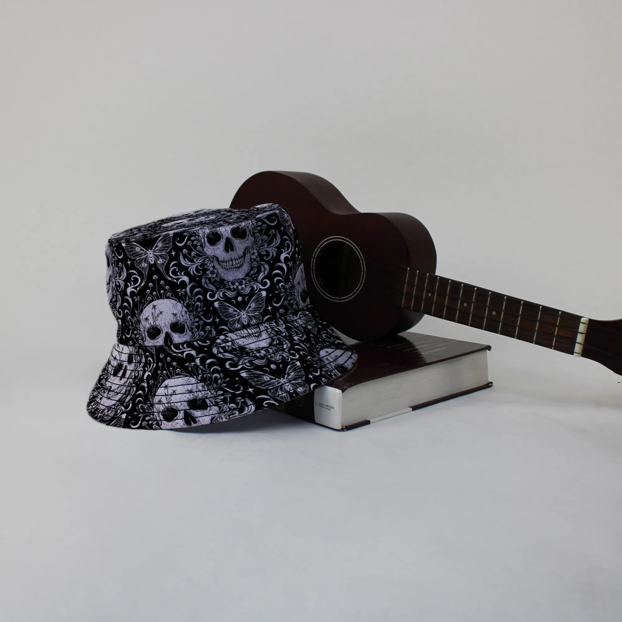 Episodic Skull Black White Bucket Hat