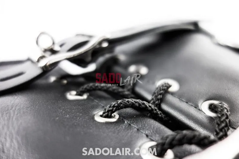 Lockable bondage belt with lacing