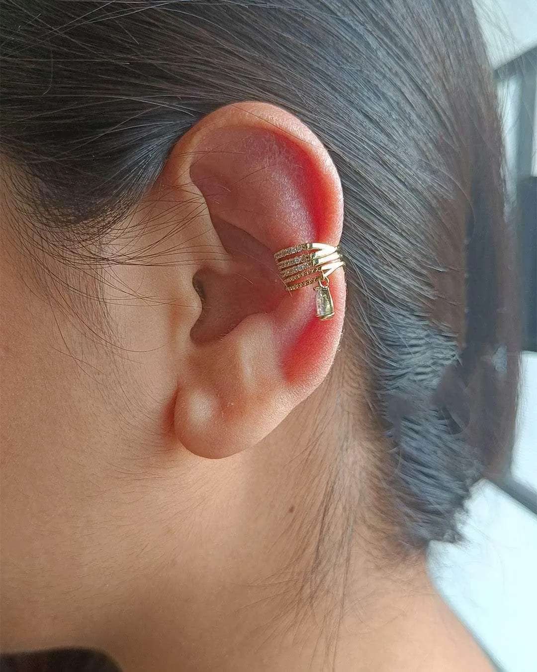 Minimalist Gold Earcuff